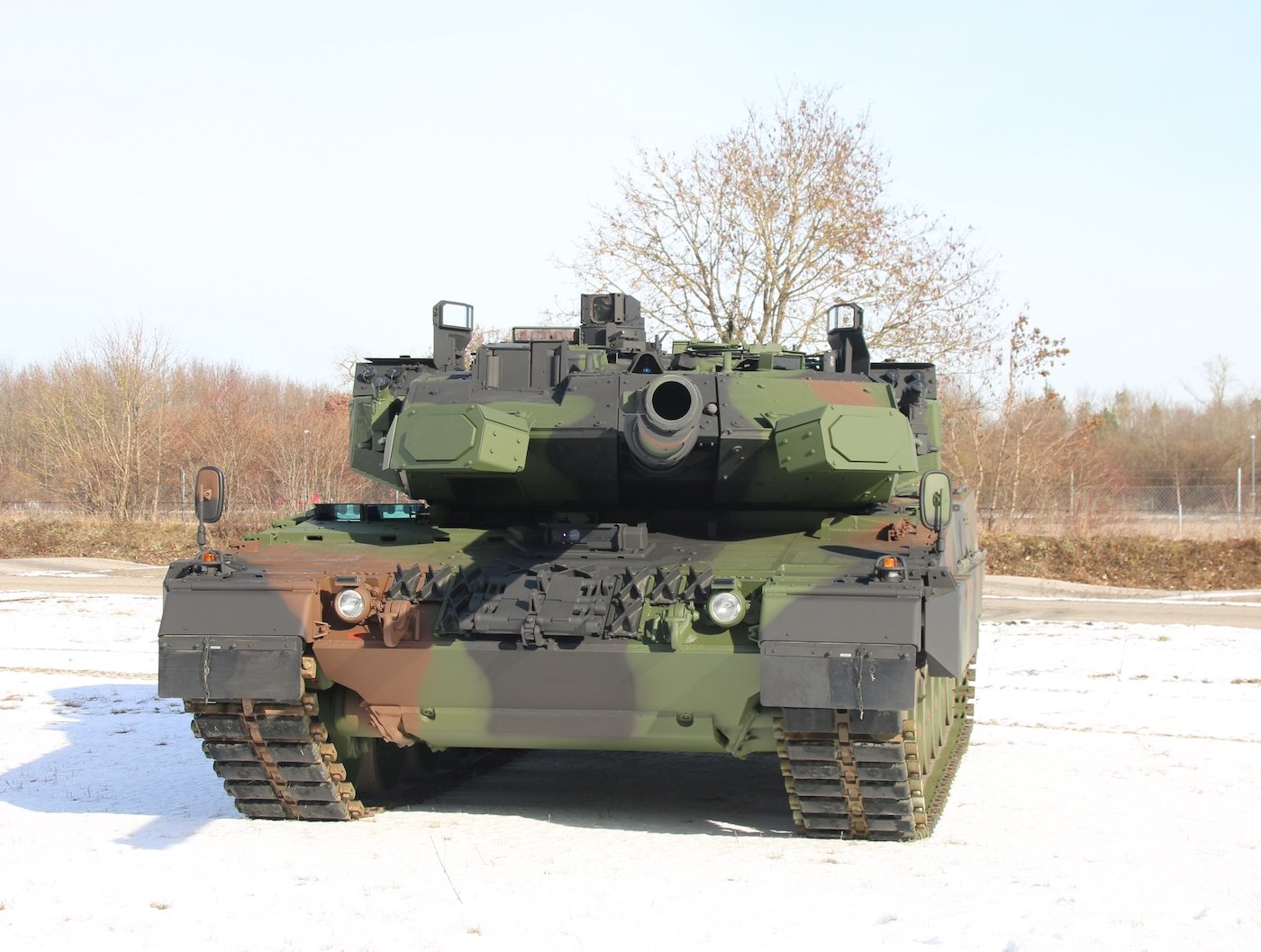 KPz-Leopard-2-Versuchstraeger-TROPHY