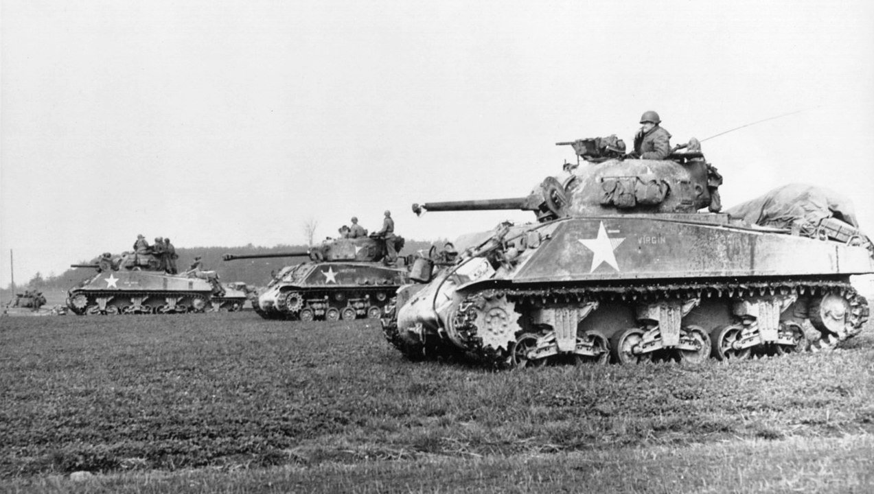 1273px-M4-Sherman_tank-European_theatre